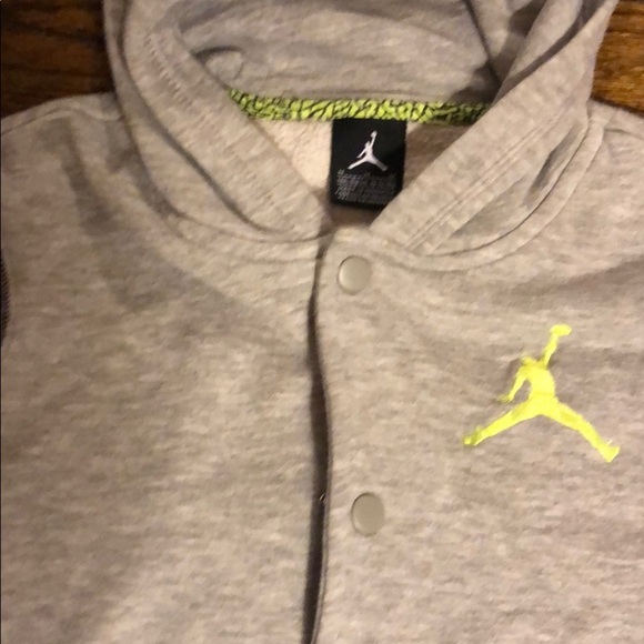 Nike air Jordan 🏀 hooded sweatshirt M - Picture 2 of 6